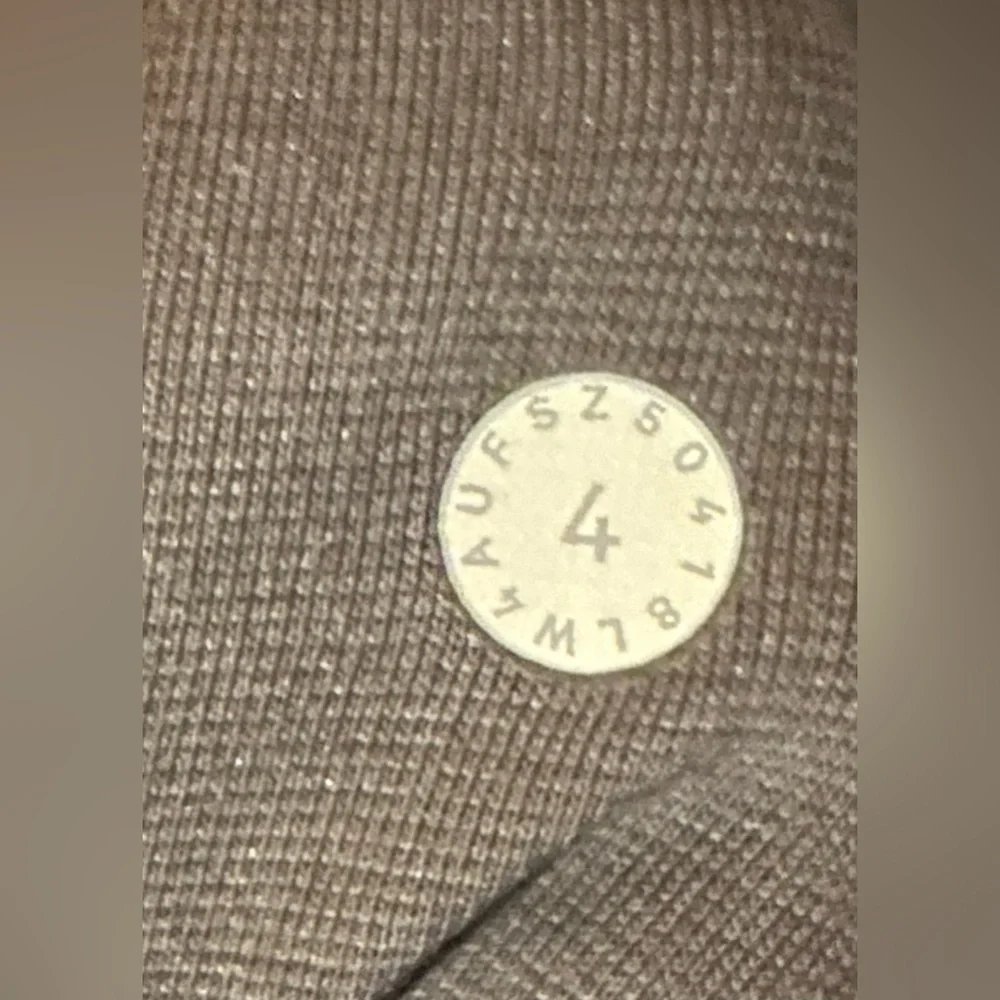 Lululemon Athletica Movement to Movement Jacket in Titanium- New With Tags - Picture 7 of 14